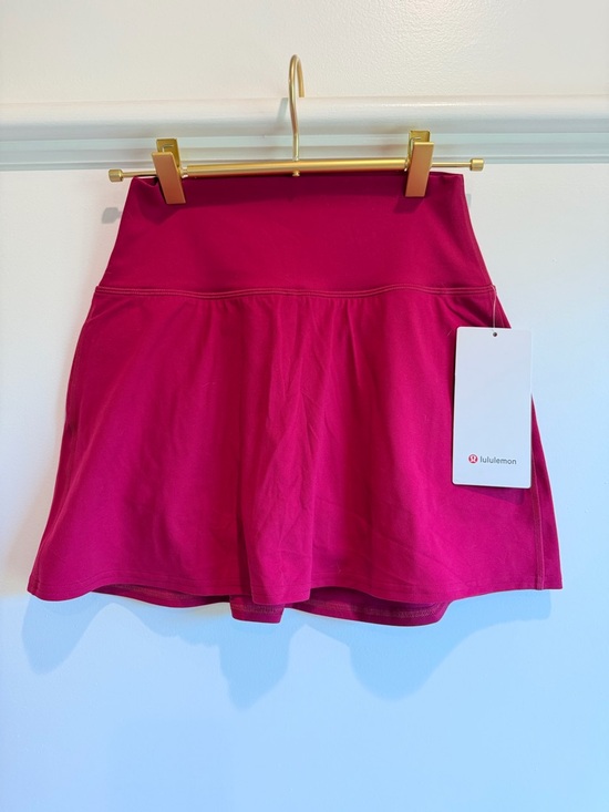 lululemon athletica Dresses & Skirts - Lululemon Tennis Skirt size 6